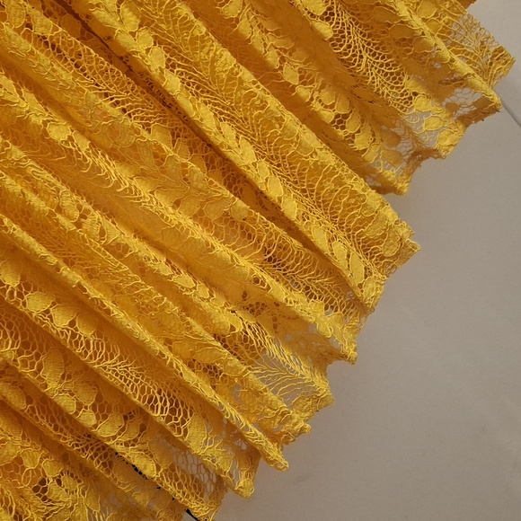 Jenn Yellow Lace Dress - Picture 6 of 8